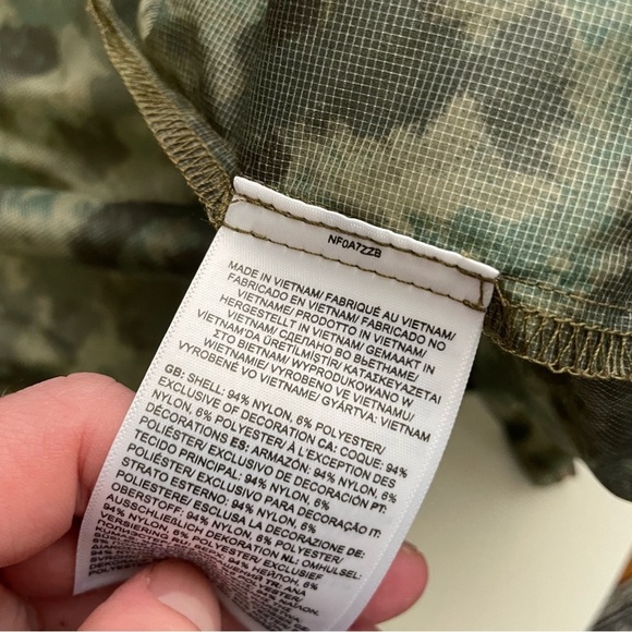 The North Face Men’s Translucent Wind Hoodie Jacket Camo Green Size Small New - Picture 13 of 14